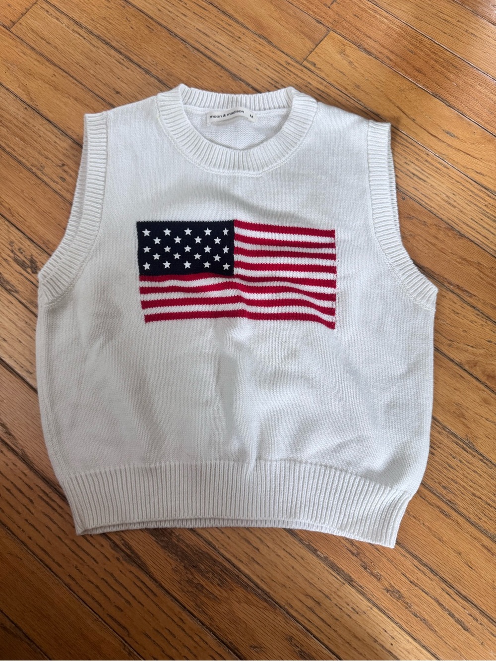 moon & madison White Knit Sleeveless Sweater Vest with Flag Motif